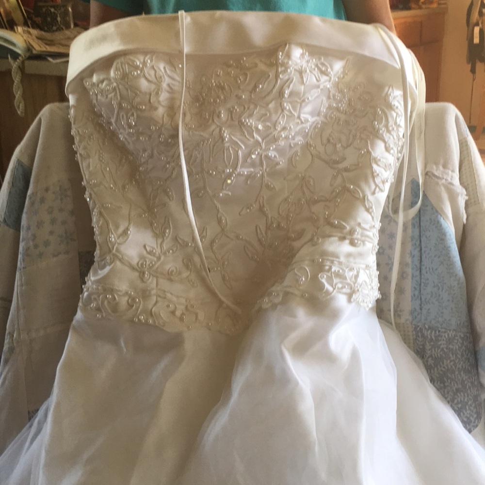 Wedding dress